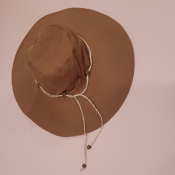 NWT - AUGUST LIGHT BROWN SUN HAT - Picture 1 of 4